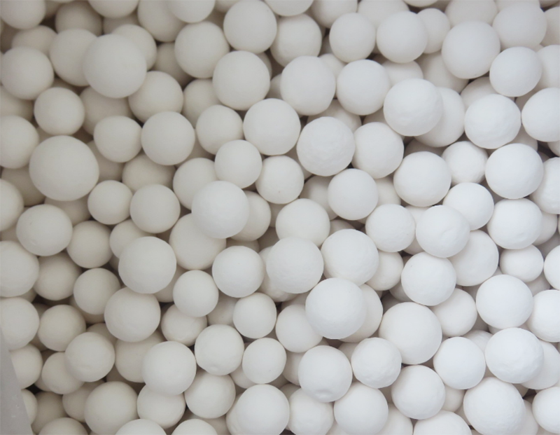 氧(yang)化鋁(lü)球