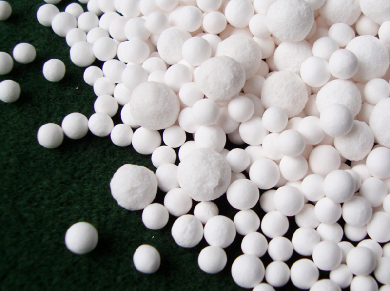 氧(yang)化鋁(lü)球